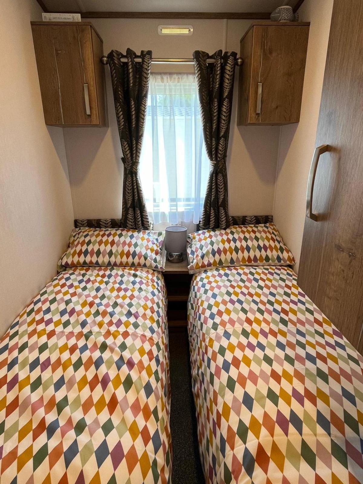 Visma Caravan Llanddwywe エクステリア 写真